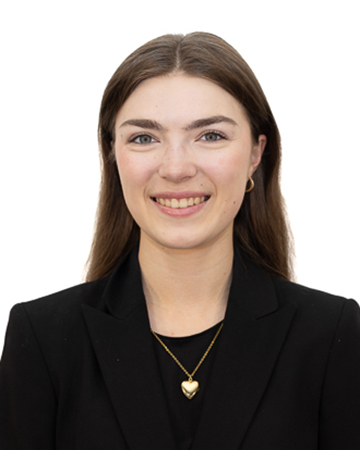 Brooke Becchetti headshot