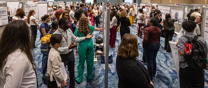 Wide shot of Discover USC event floor