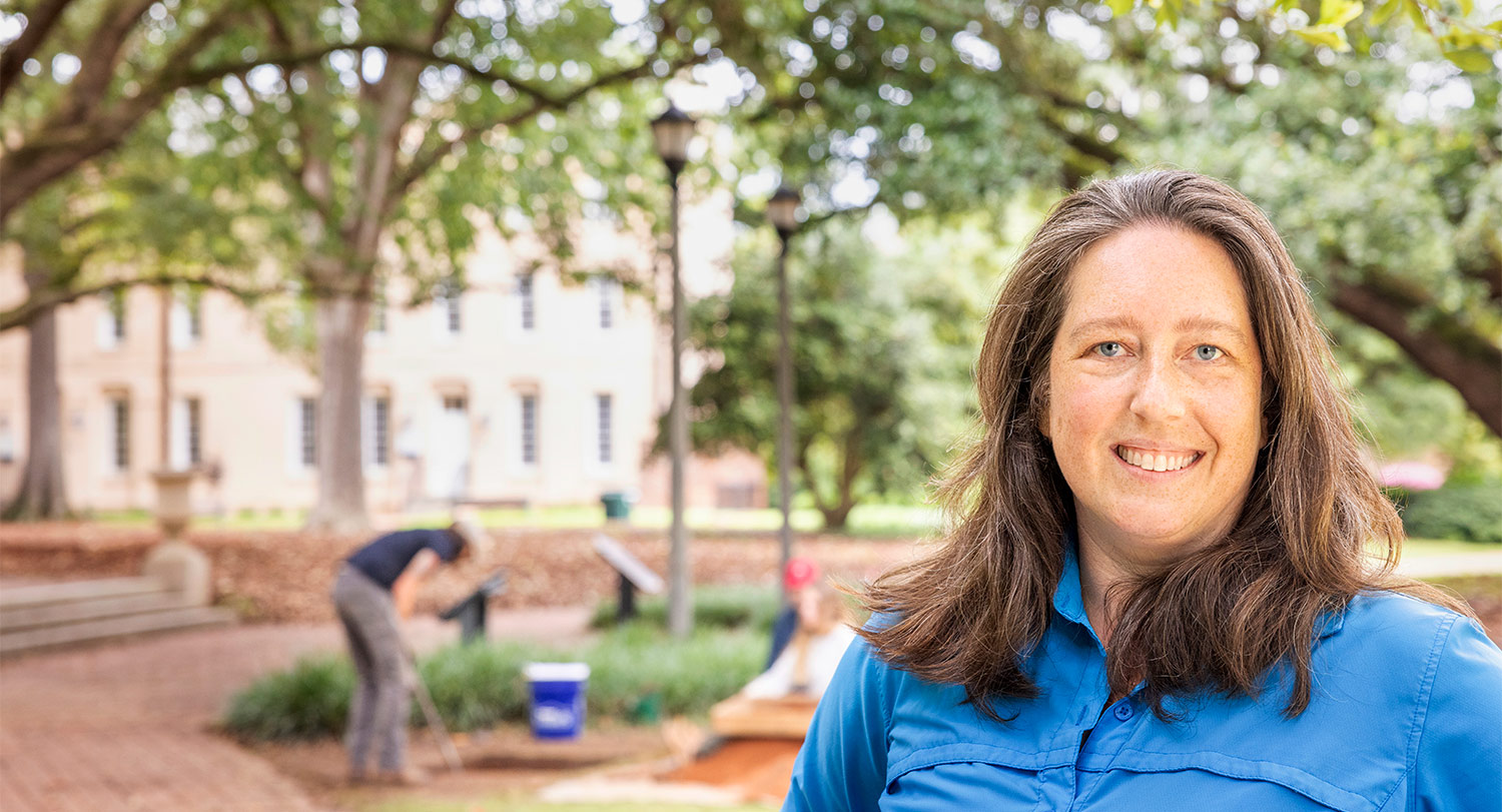 Portrait of Kelly Goldberg outdoors on the USC Horseshoe